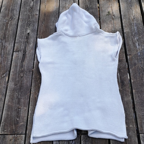 Pure Handknit sleeveless cotton sweater - Picture 7 of 14